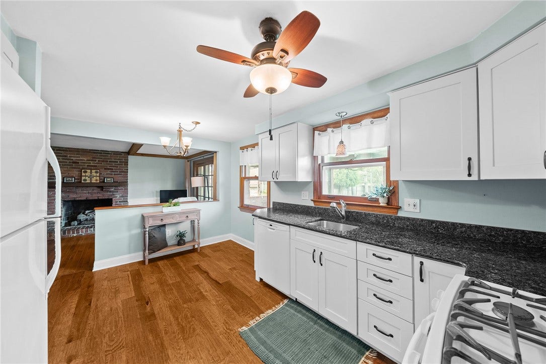 1249 Cairn Dr, Bethel Park, PA 15102