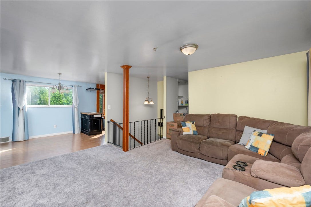 561 Anderson Ave, Pittsburgh, PA 15239 561 Anderson Ave, Pittsburgh, PA 15239