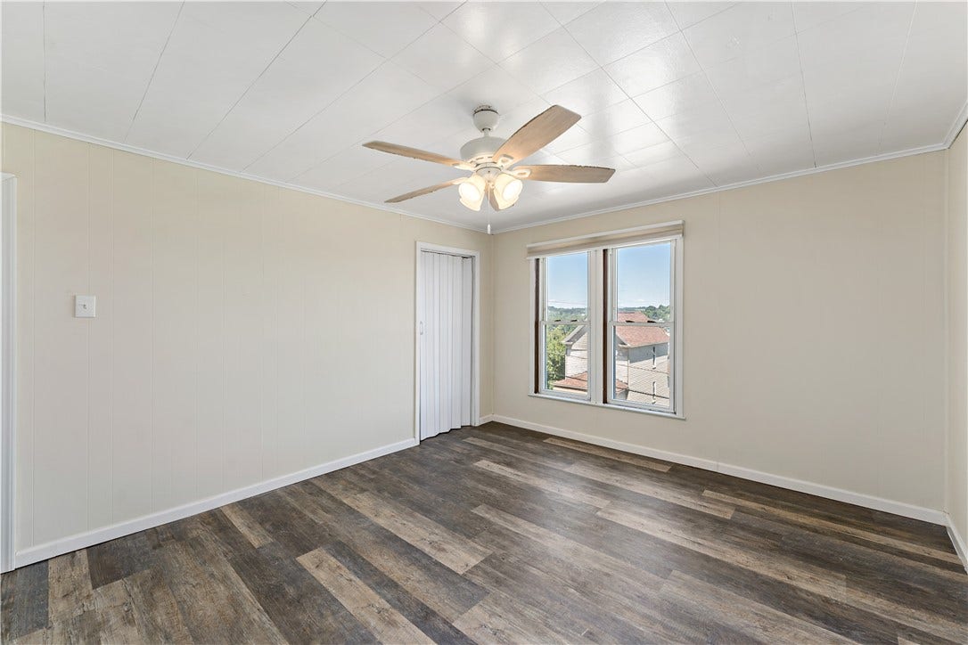 11 Elizabeth St, Washington, PA 15301