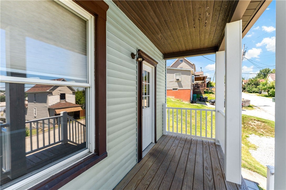 11 Elizabeth St, Washington, PA 15301