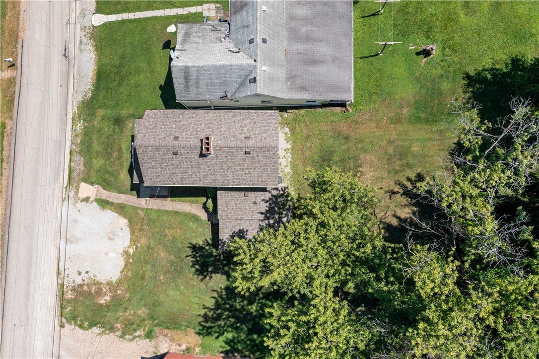 11 Elizabeth St, Washington, PA 15301