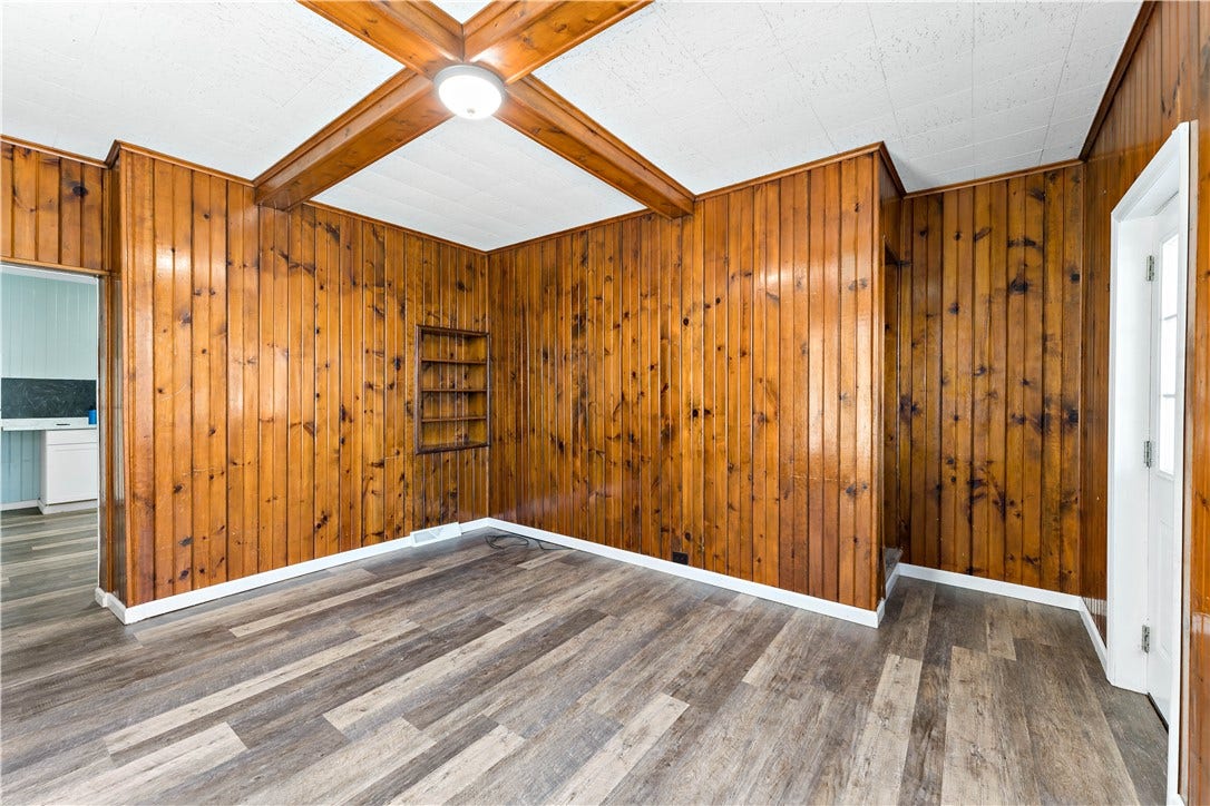 11 Elizabeth St, Washington, PA 15301