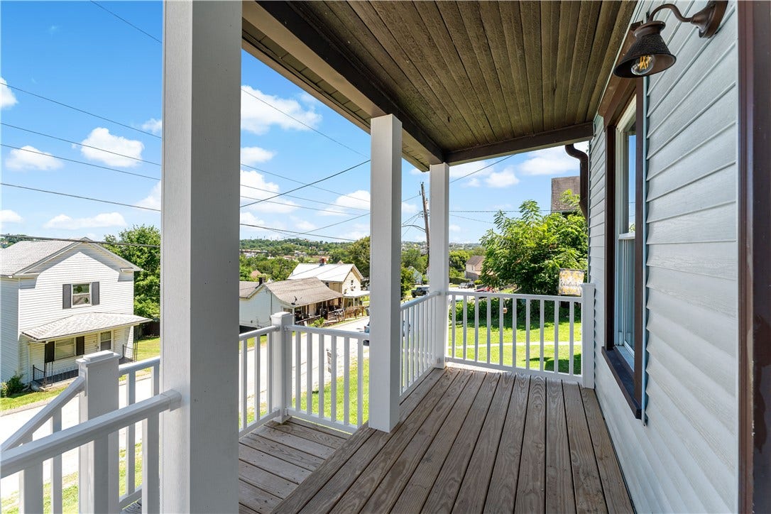11 Elizabeth St, Washington, PA 15301