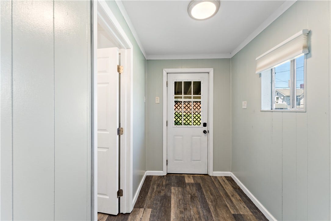 11 Elizabeth St, Washington, PA 15301