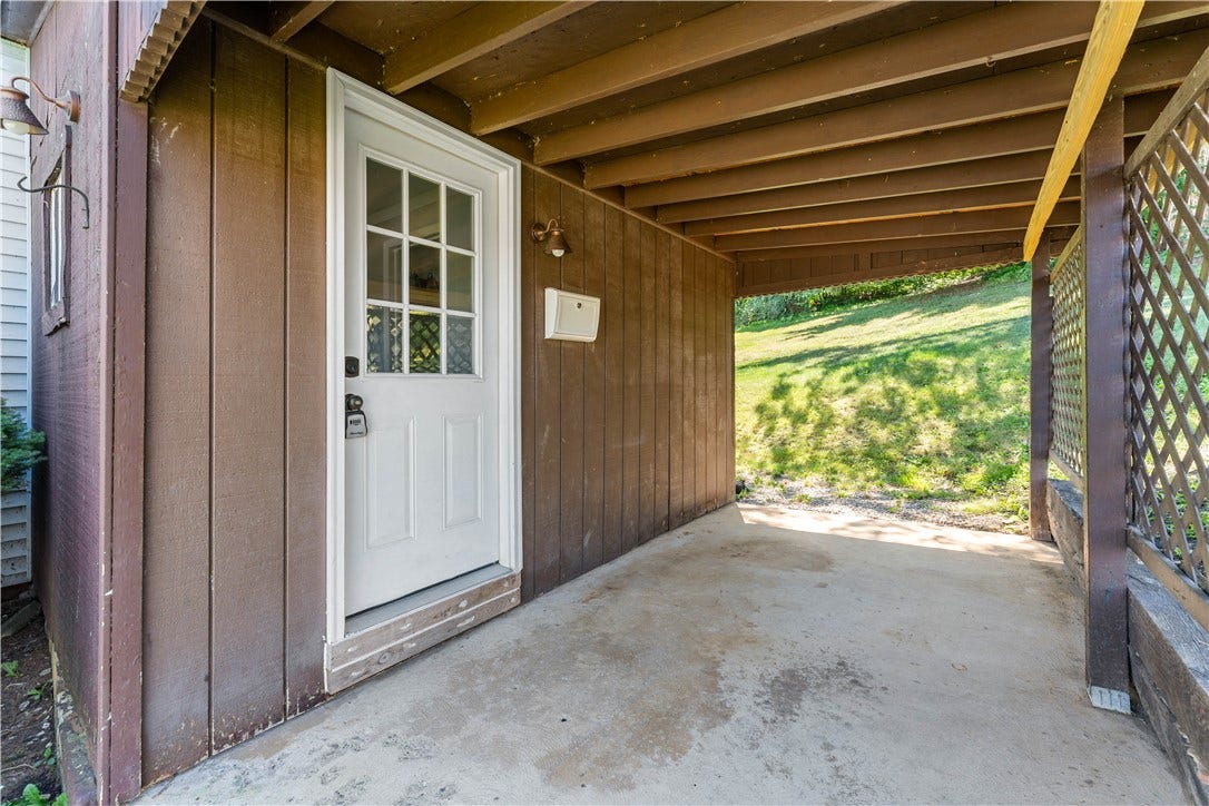11 Elizabeth St, Washington, PA 15301
