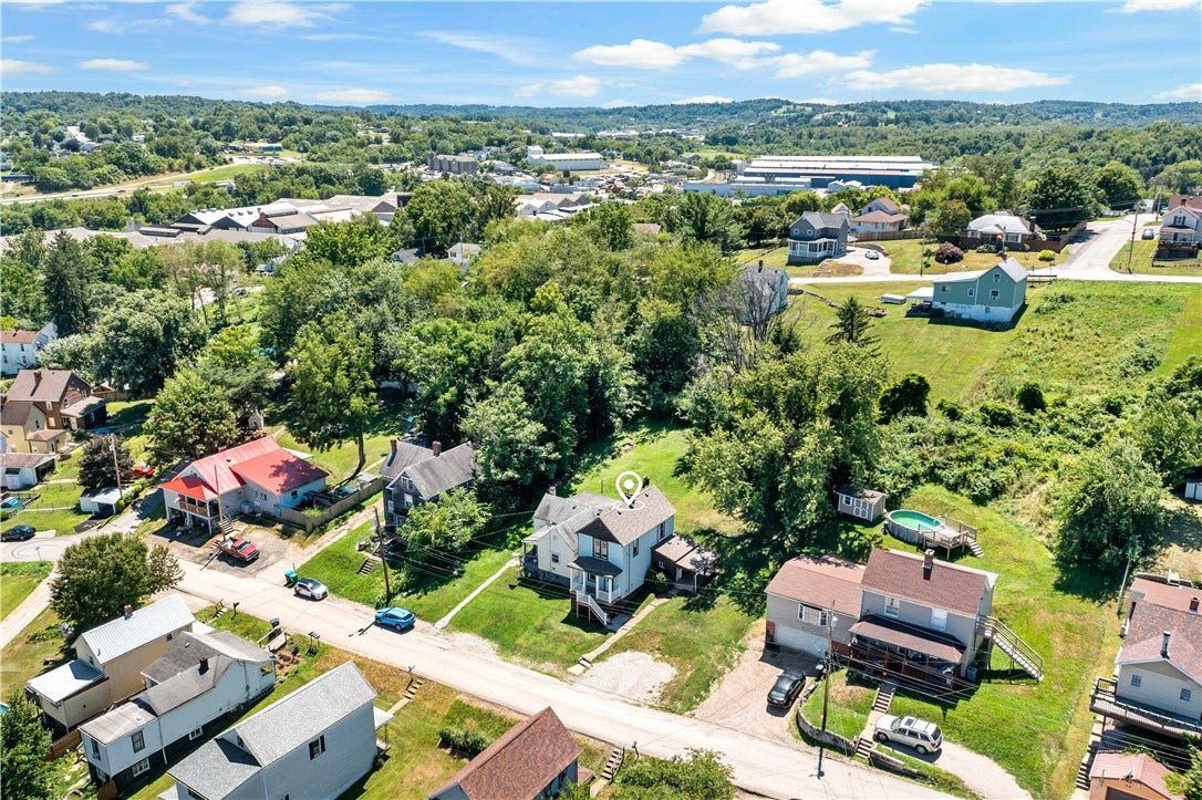 11 Elizabeth St, Washington, PA 15301