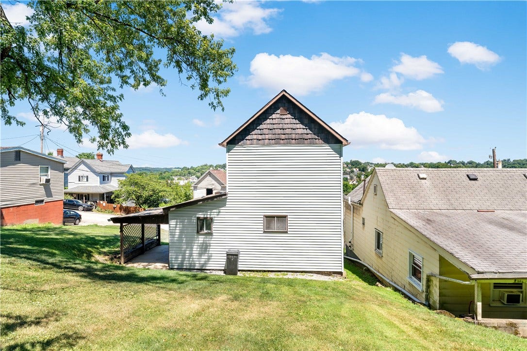 11 Elizabeth St, Washington, PA 15301