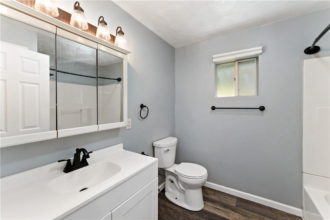 11 Elizabeth St, Washington, PA 15301