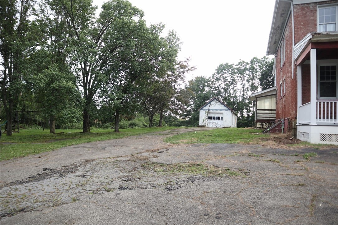 847 Old National Pike, Brownsville, PA 15417