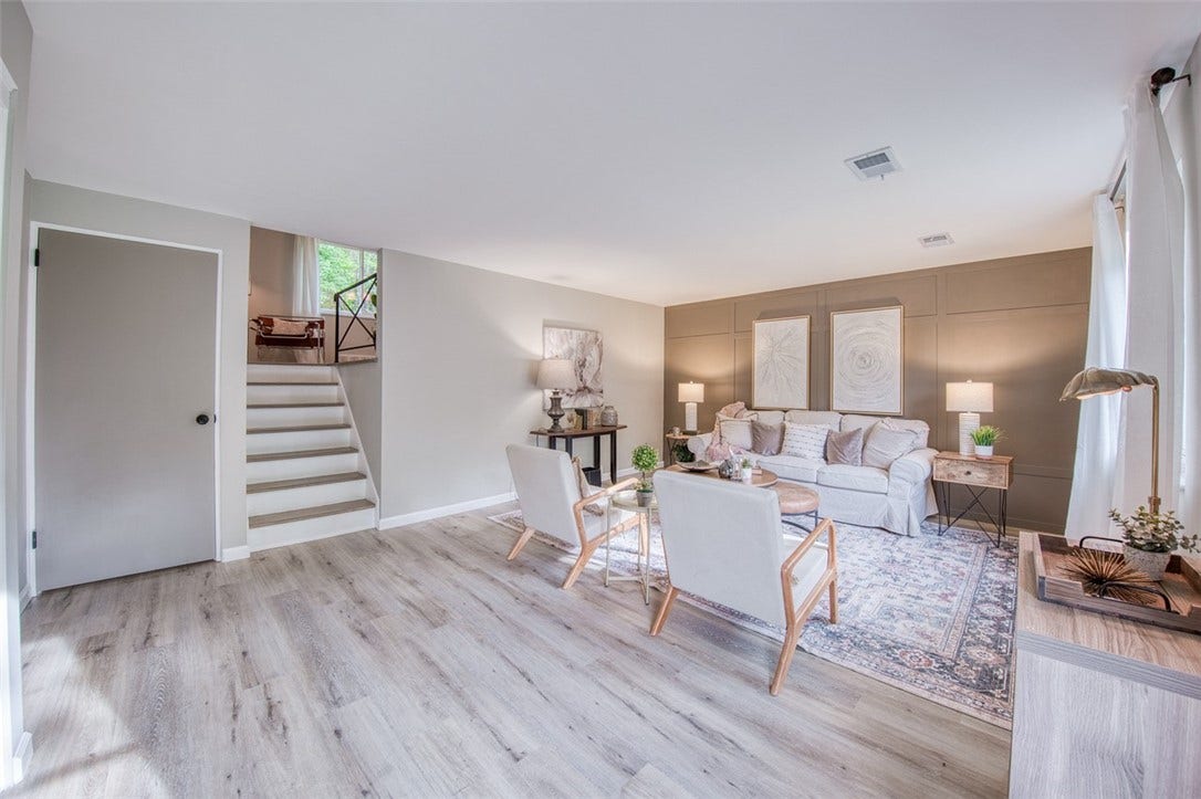 2661 Old Washington Road, Pittsburgh, PA 15241 Enter to this large, bright, and airy living room in this beautiful multilevel home.