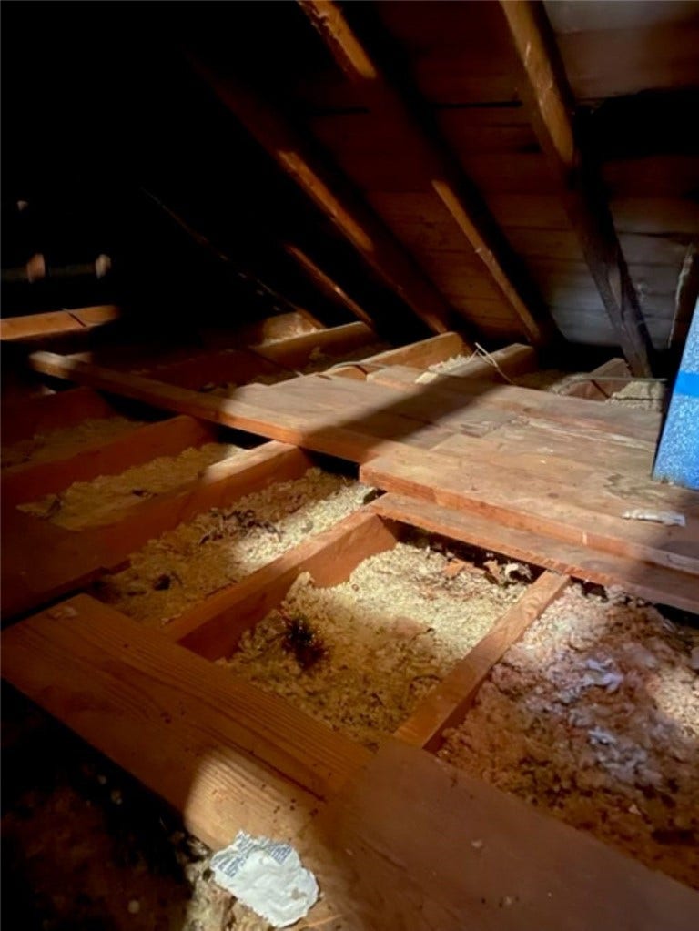 2661 Old Washington Road, Pittsburgh, PA 15241 Space above kitchen ceiling for storage.
