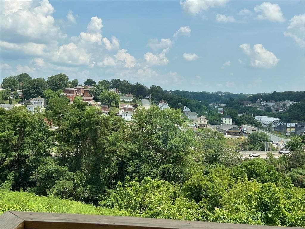 102 Alderwood Dr, Greensburg, PA 15601
