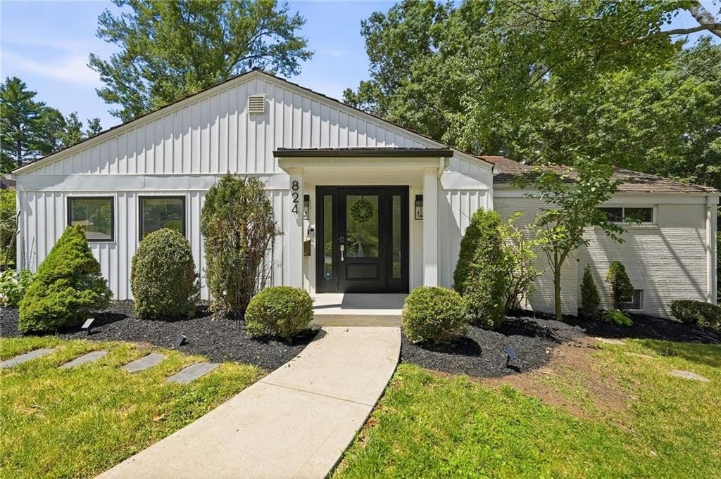 824 Foxland Drive, Pittsburgh, PA 15243 824 Foxland Drive, Pittsburgh, PA 15243