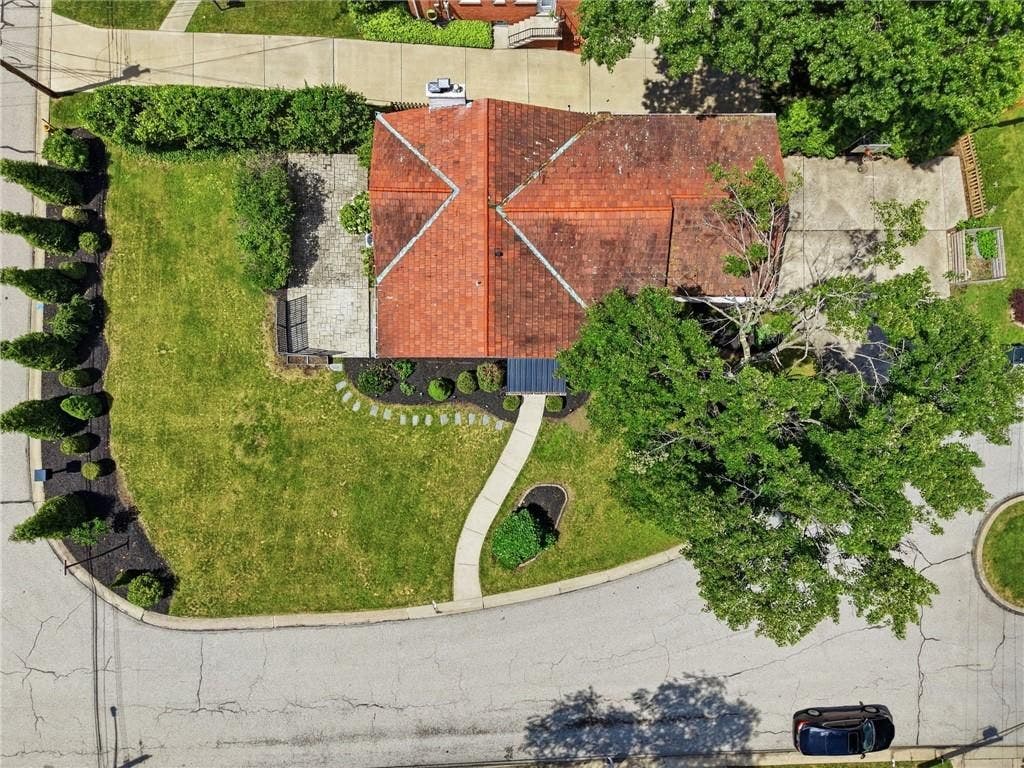 824 Foxland Drive, Pittsburgh, PA 15243 824 Foxland Drive, Pittsburgh, PA 15243