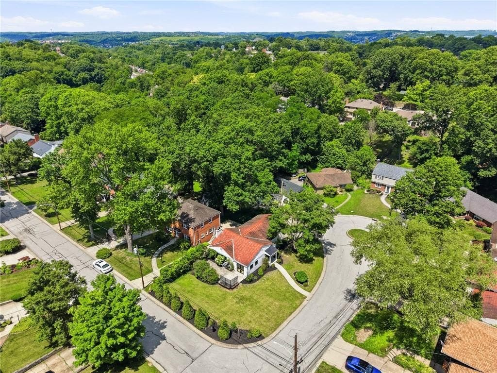 824 Foxland Drive, Pittsburgh, PA 15243 824 Foxland Drive, Pittsburgh, PA 15243