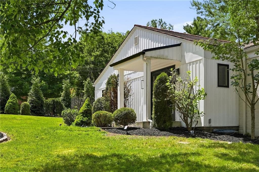 824 Foxland Drive, Pittsburgh, PA 15243 824 Foxland Drive, Pittsburgh, PA 15243