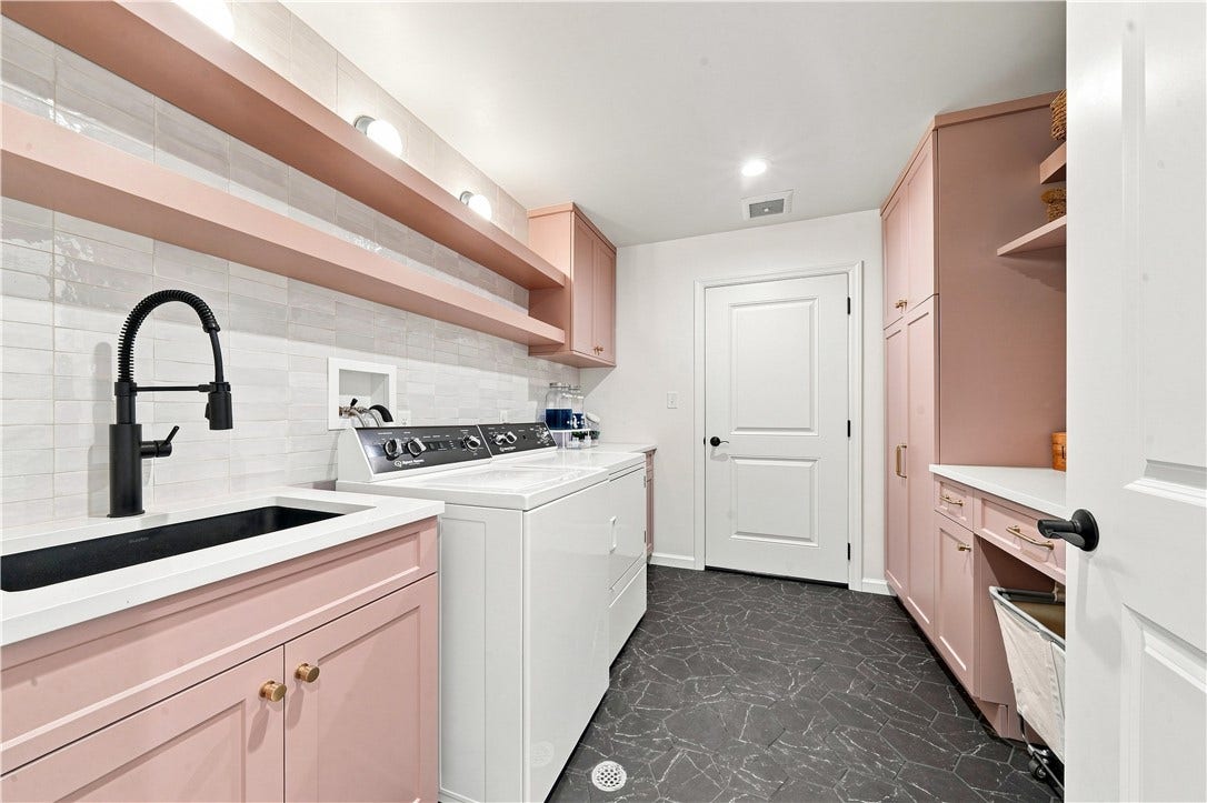 7509 Alvina Ct, North Huntingdon, PA 15642
