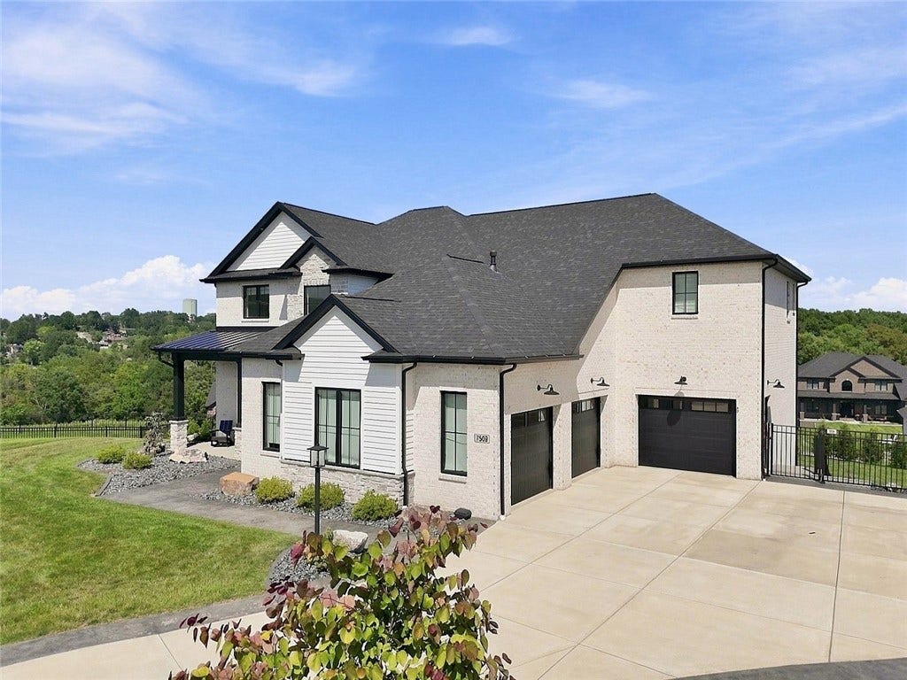7509 Alvina Ct, North Huntingdon, PA 15642