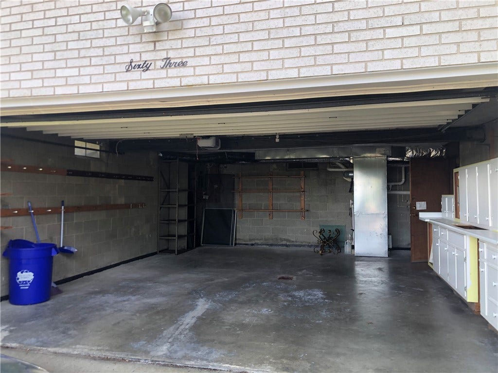 63 ROOSEVELT DR, Uniontown, PA 15401