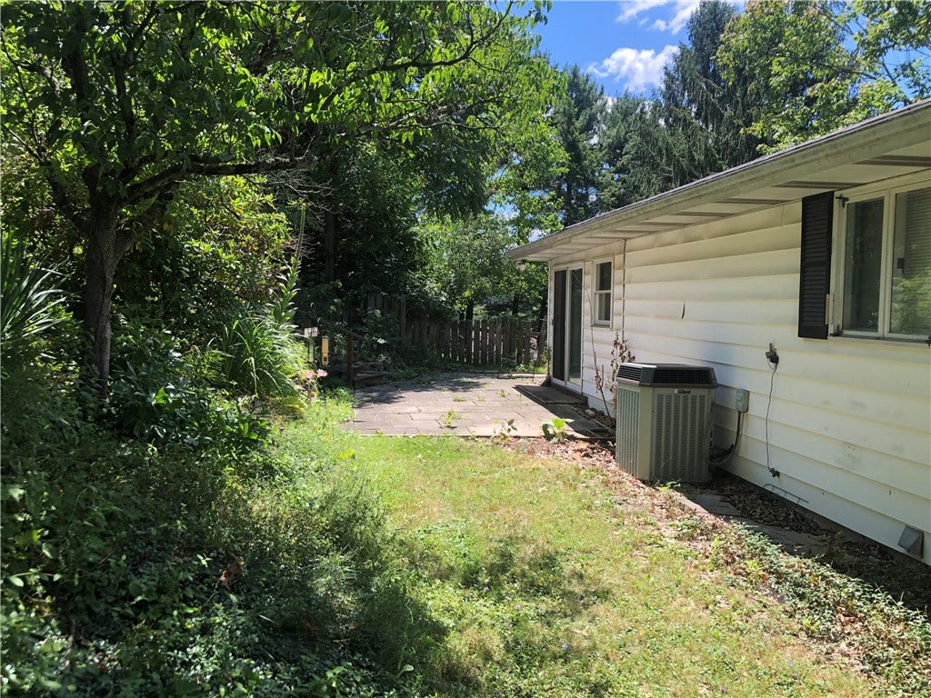 63 ROOSEVELT DR, Uniontown, PA 15401