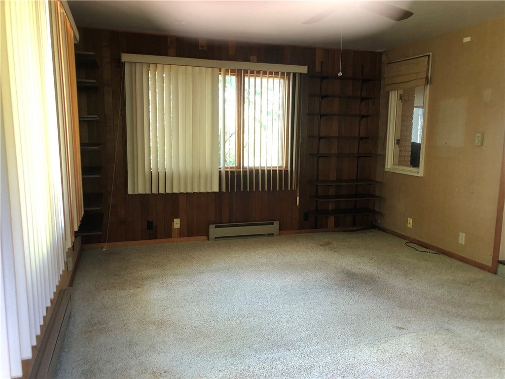 63 ROOSEVELT DR, Uniontown, PA 15401