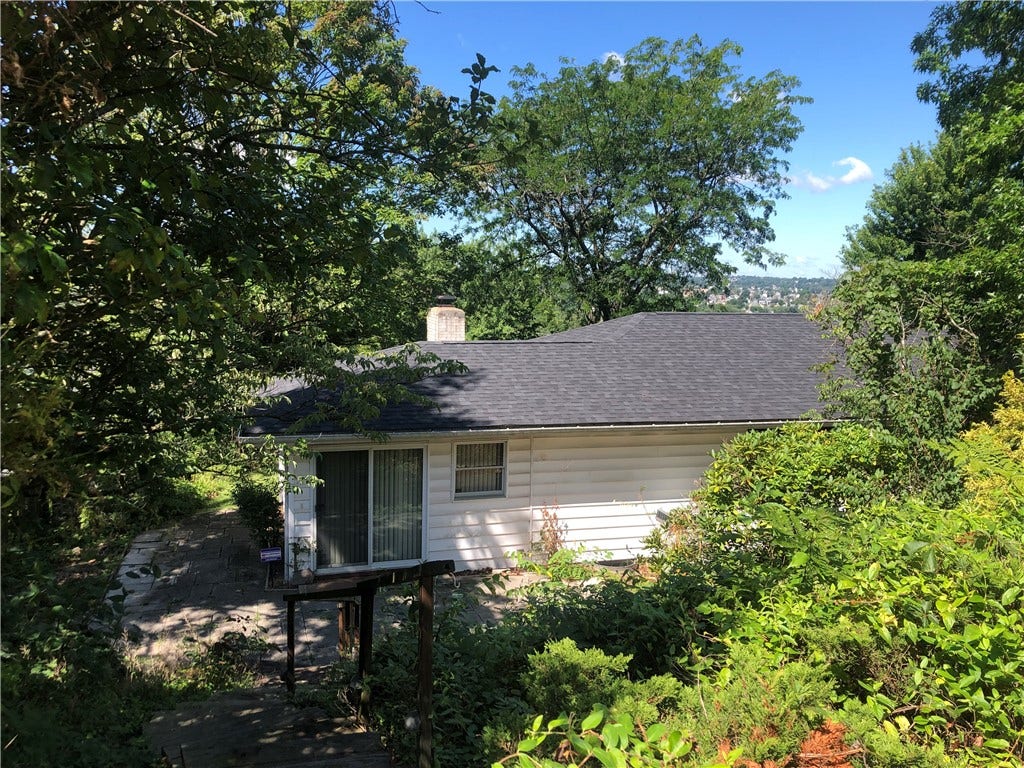 63 ROOSEVELT DR, Uniontown, PA 15401