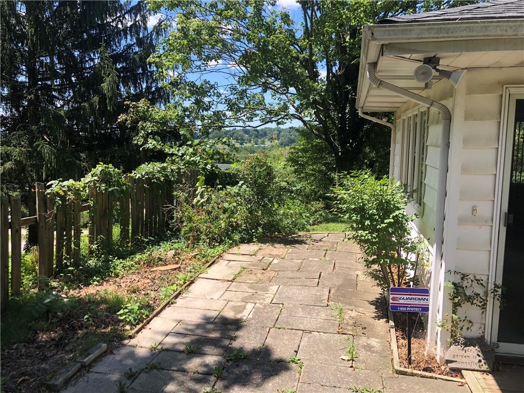 63 ROOSEVELT DR, Uniontown, PA 15401