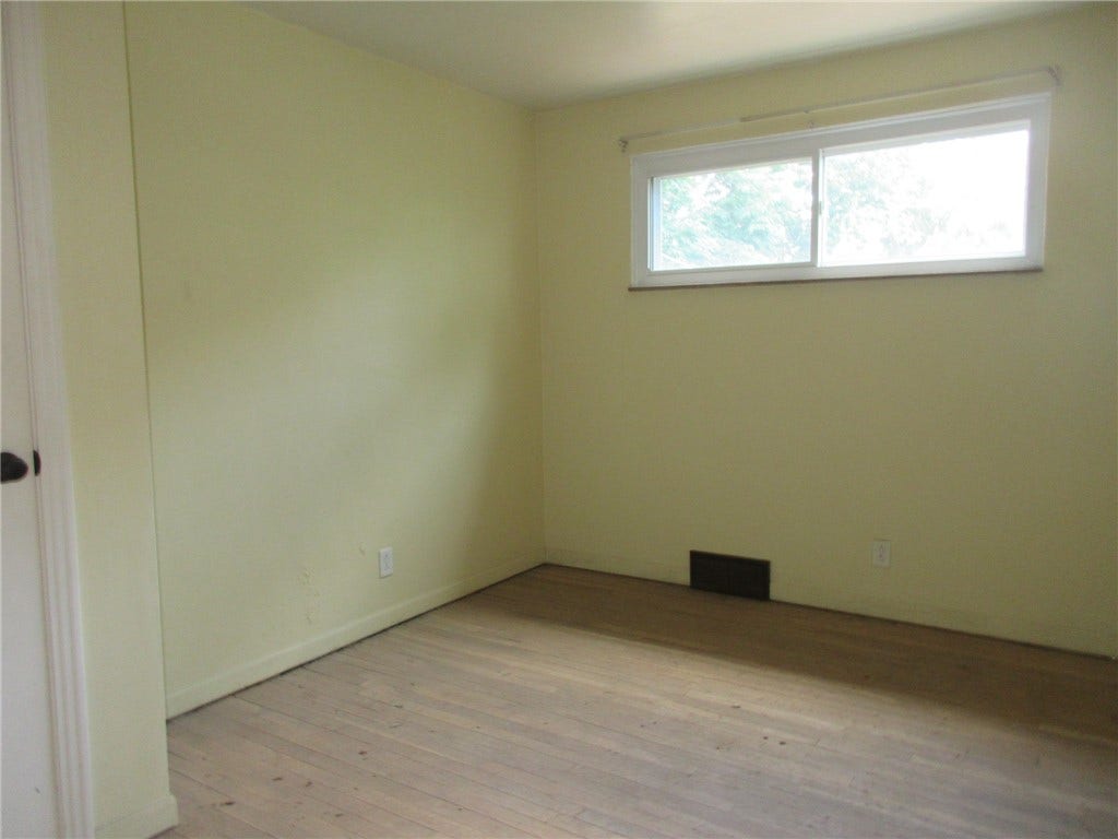 955 Buena Vista St, Washington, PA 15301