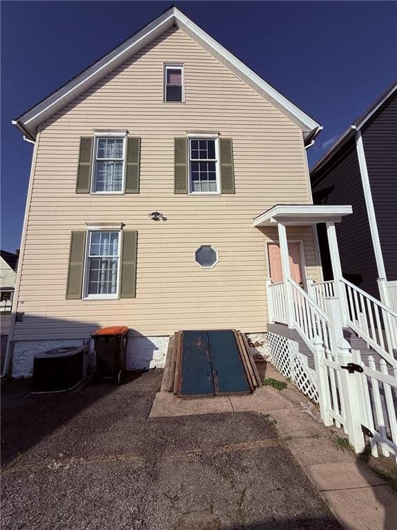 1607 Ligonier Street, Latrobe, PA 15650