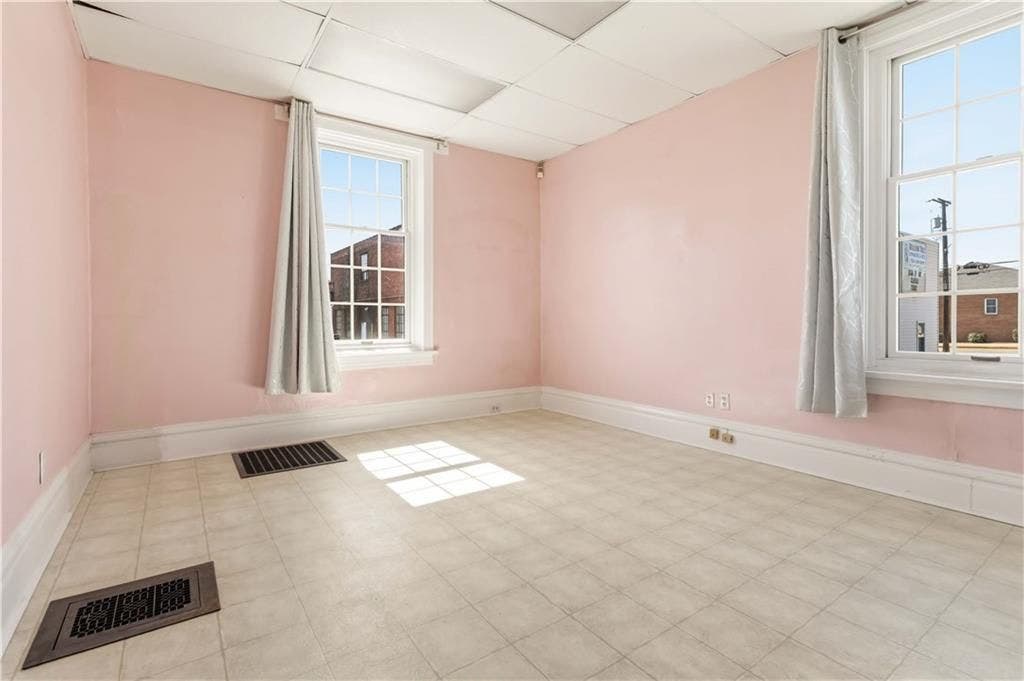 1607 Ligonier Street, Latrobe, PA 15650