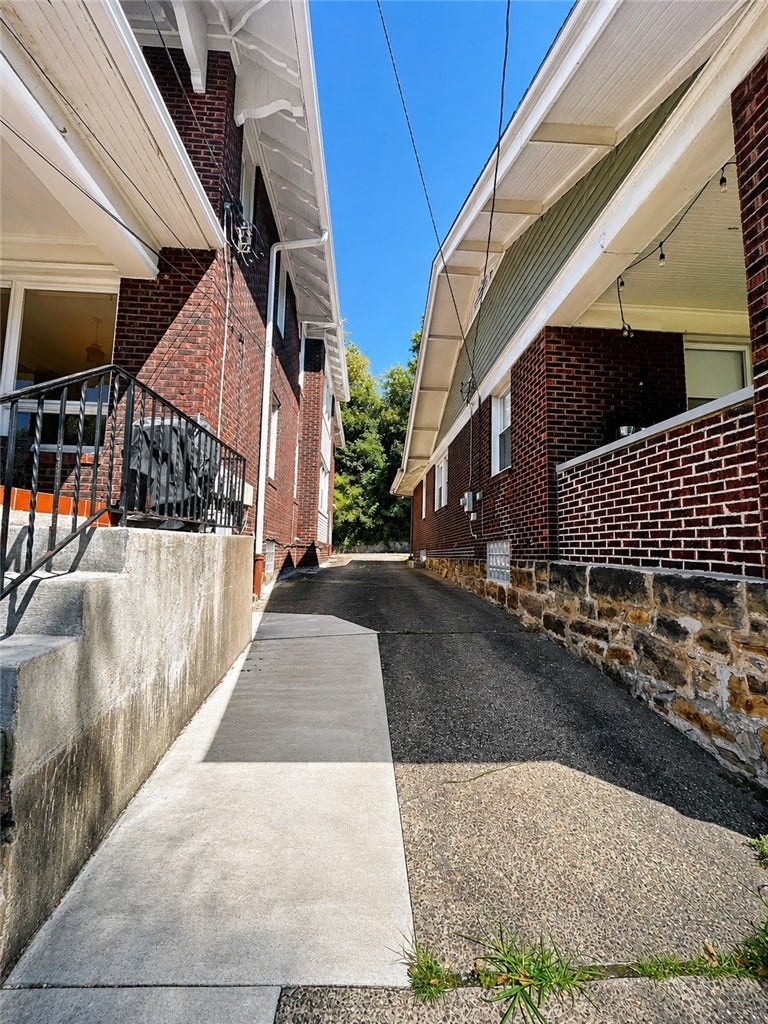 5713 Pocusset St, Pittsburgh, PA 15217