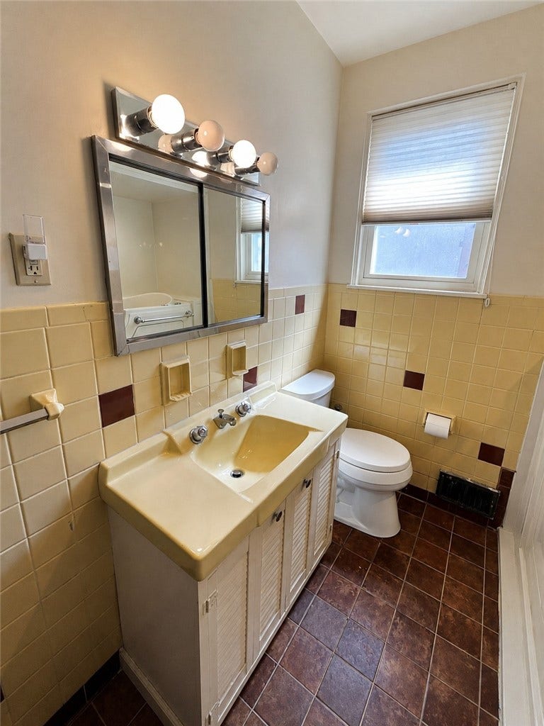 5713 Pocusset St, Pittsburgh, PA 15217