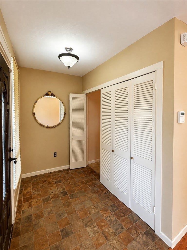5713 Pocusset St, Pittsburgh, PA 15217