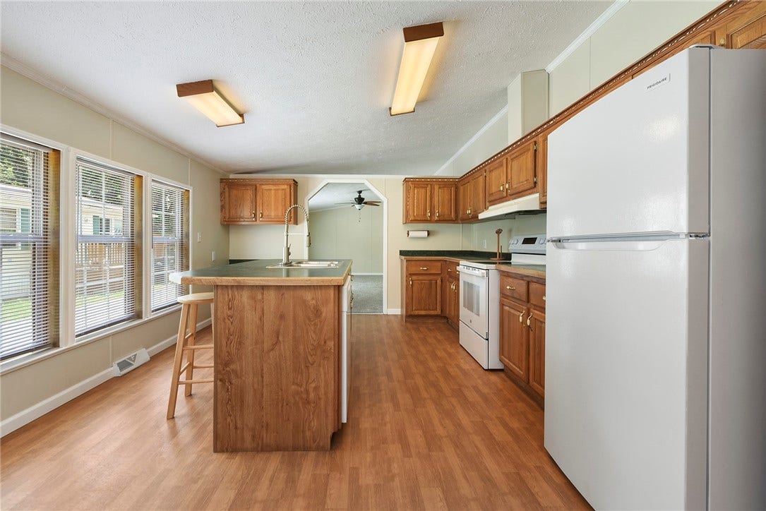 431 Illinois Ln, #65, Irwin, PA 15642