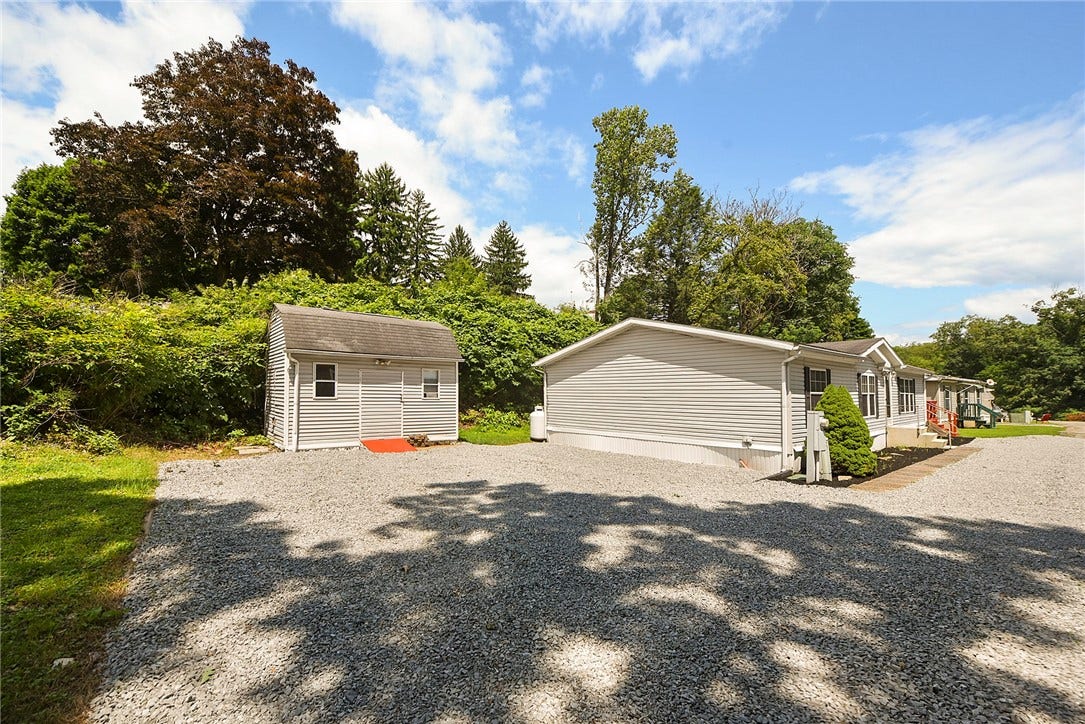 431 Illinois Ln, #65, Irwin, PA 15642