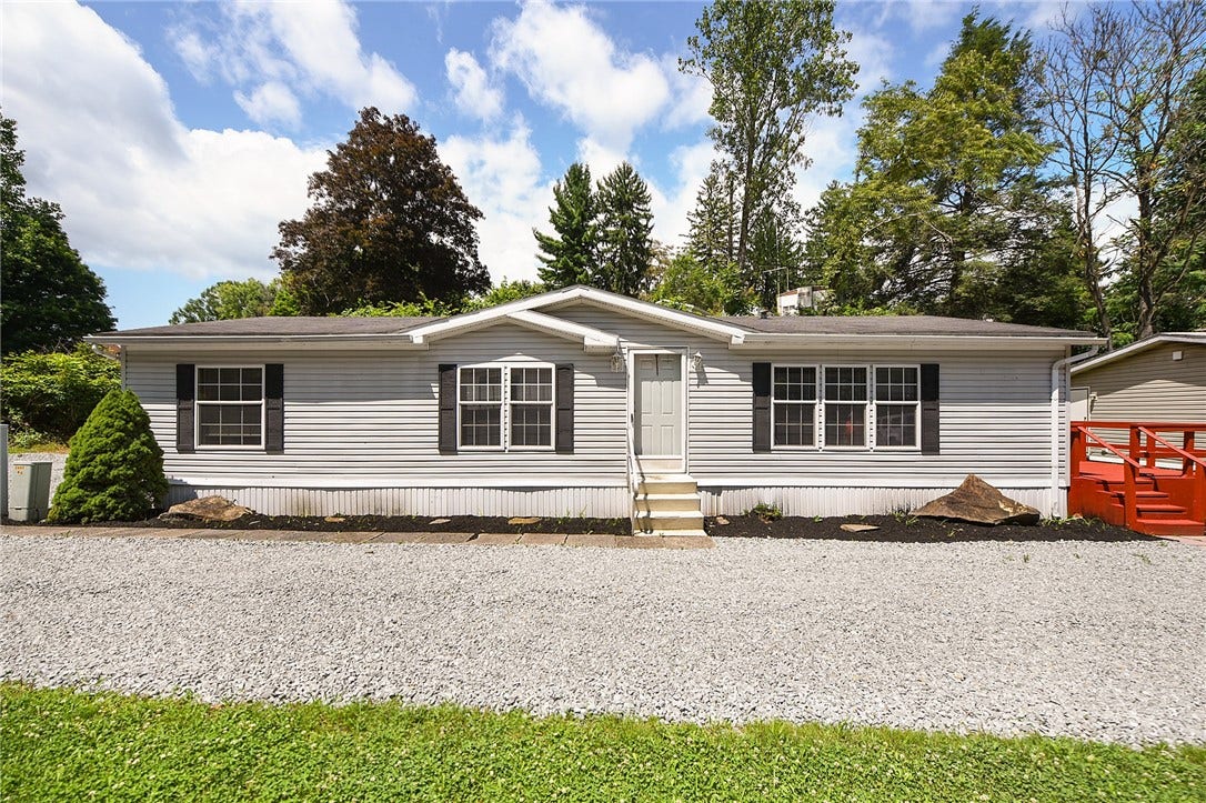 431 Illinois Ln, #65, Irwin, PA 15642
