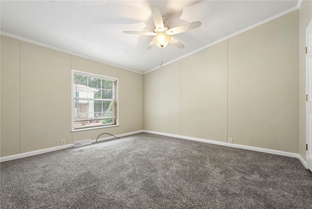 431 Illinois Ln, #65, Irwin, PA 15642