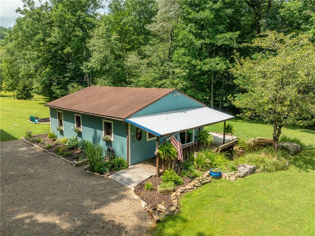 108 Shayne Ln, Latrobe, PA 15650