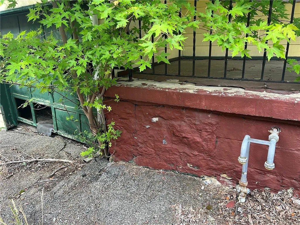 220 Bank St, Brownsville, PA 15417