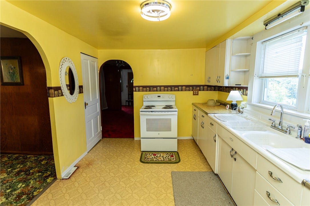 7221 National Pike, Uniontown, PA 15401