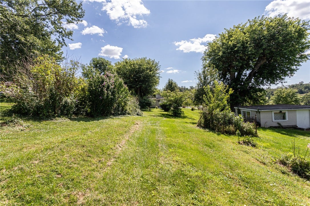 7221 National Pike, Uniontown, PA 15401