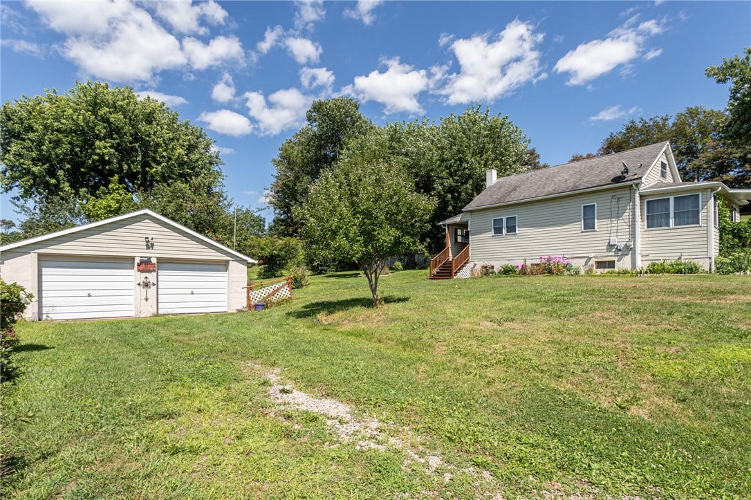 7221 National Pike, Uniontown, PA 15401