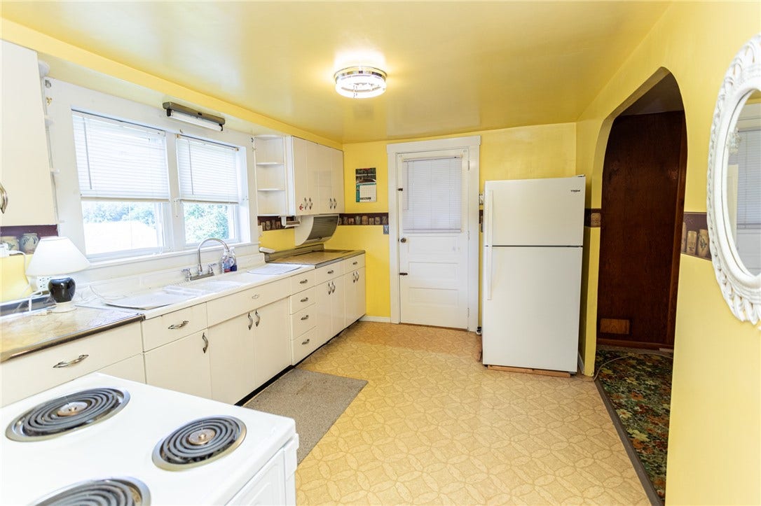 7221 National Pike, Uniontown, PA 15401
