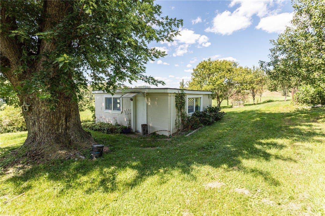 7221 National Pike, Uniontown, PA 15401