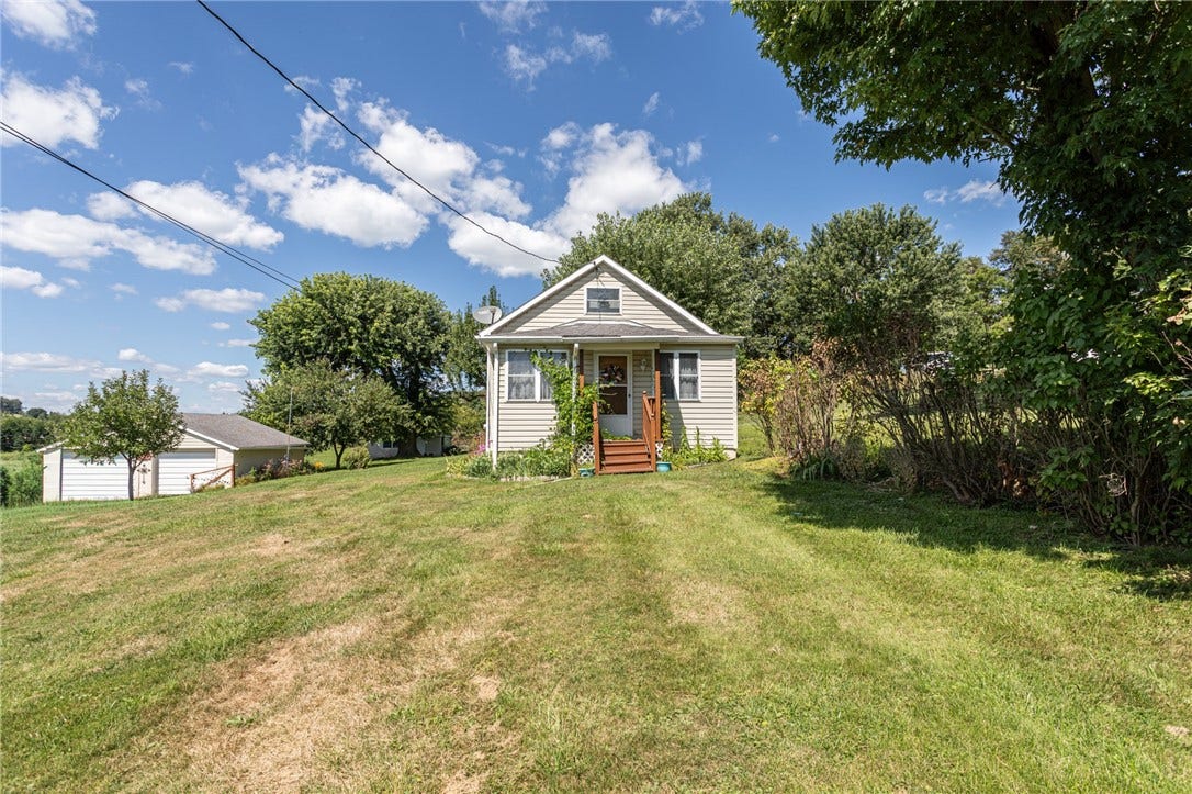 7221 National Pike, Uniontown, PA 15401