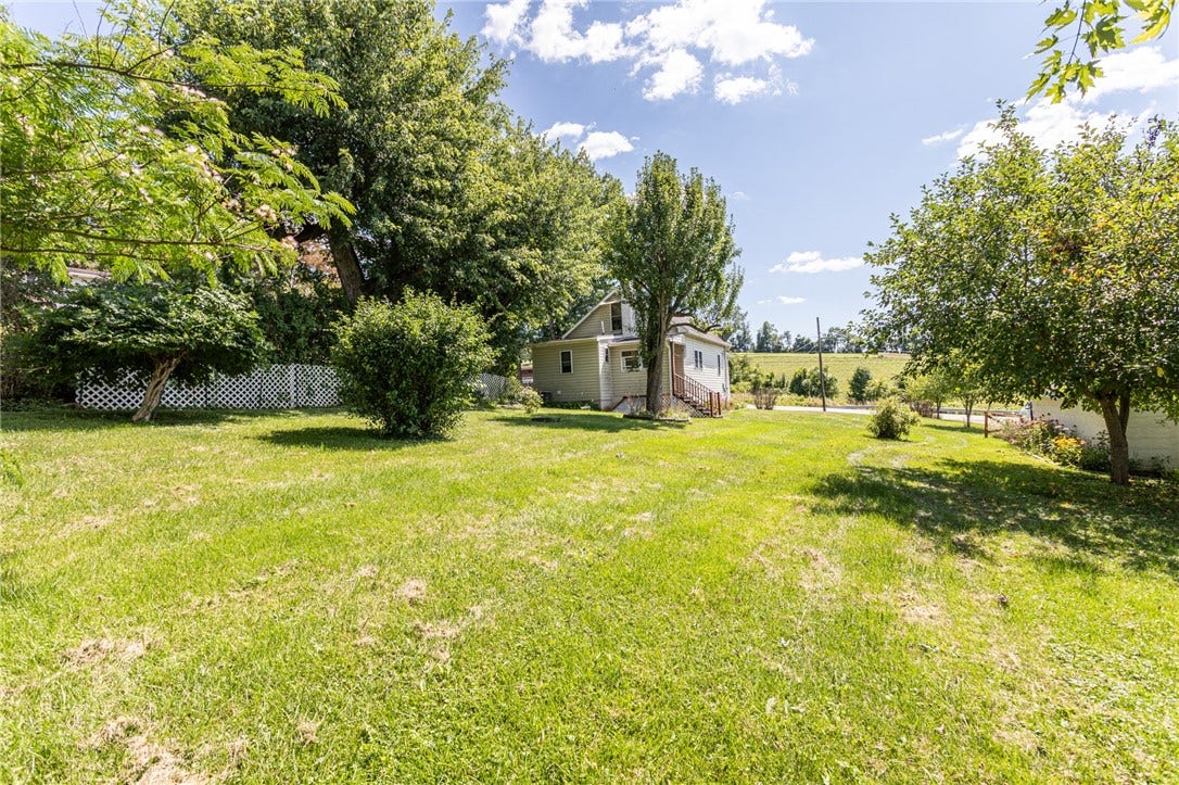 7221 National Pike, Uniontown, PA 15401