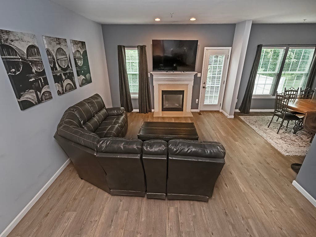 195 Broadstone Drive, Mars, PA 16046