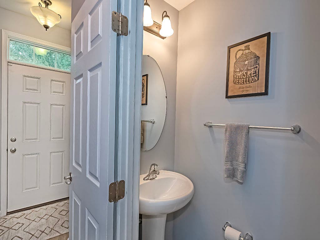 195 Broadstone Drive, Mars, PA 16046
