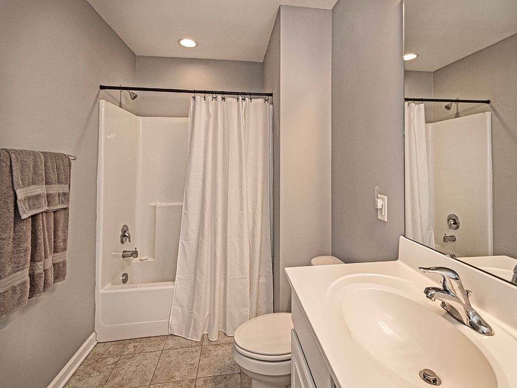 195 Broadstone Drive, Mars, PA 16046