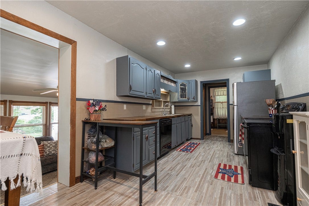 2555 Park Ave, Washington, PA 15301